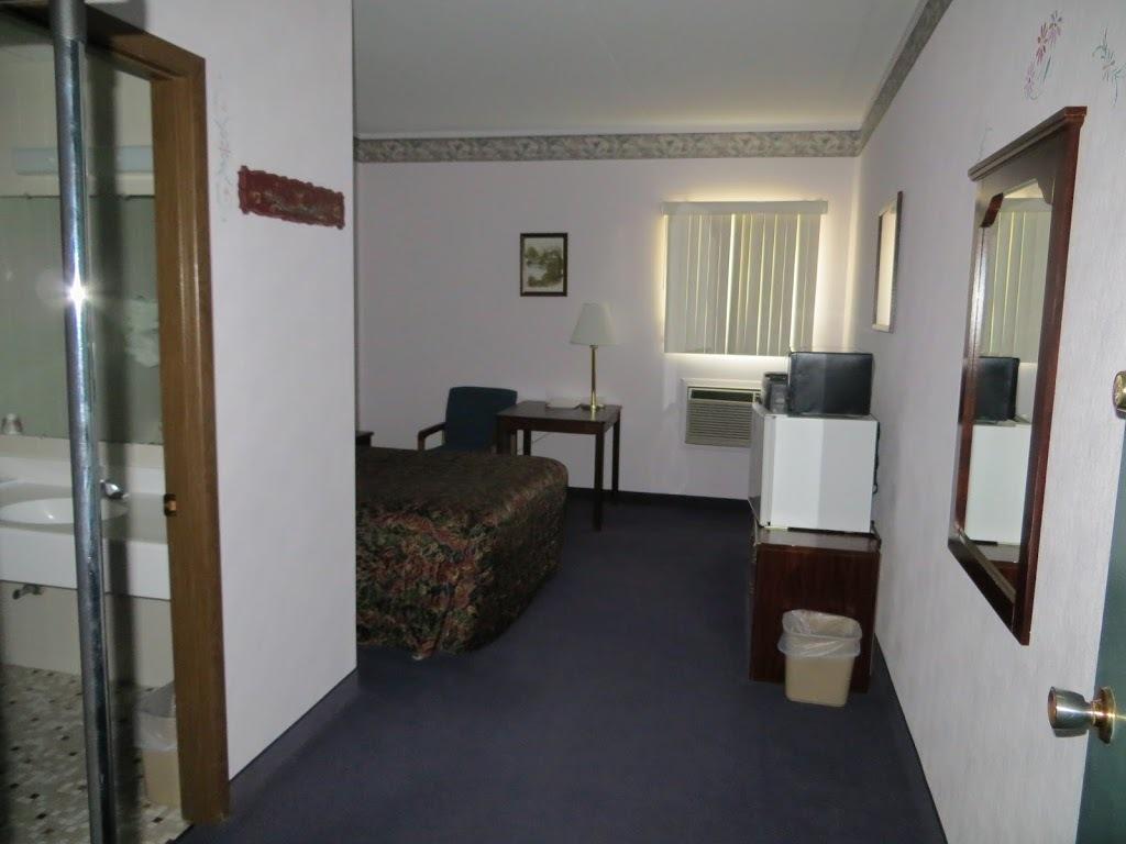 The Bluffs Inn & Suites Decorah Exterior photo