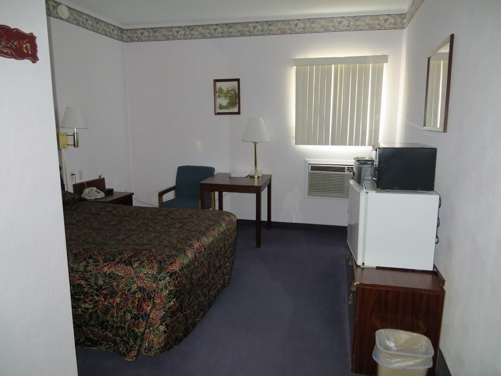 The Bluffs Inn & Suites Decorah Room photo